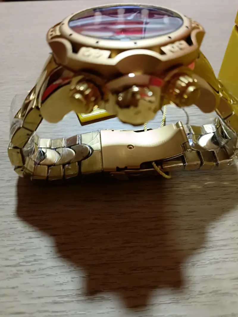 Reloj Invicta Marvel dorado con caja original - 3