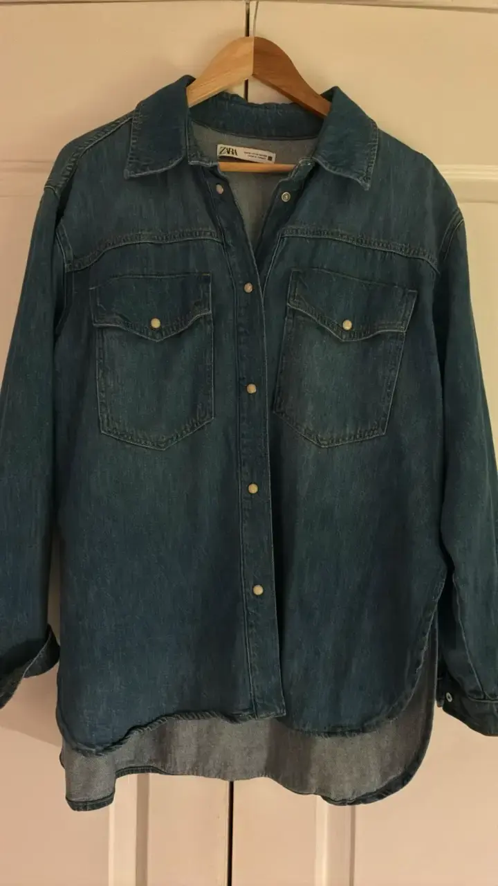 Camisa de mezclilla azul Zara para mujer - 1