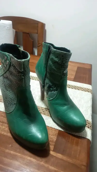 Botines verdes de cuero con tacón alto - miniatura 3