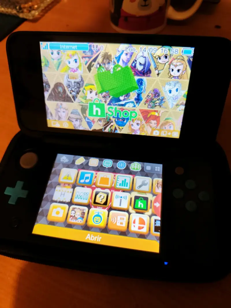 Consola portátil Nintendo 2DS XL con juegos - 1