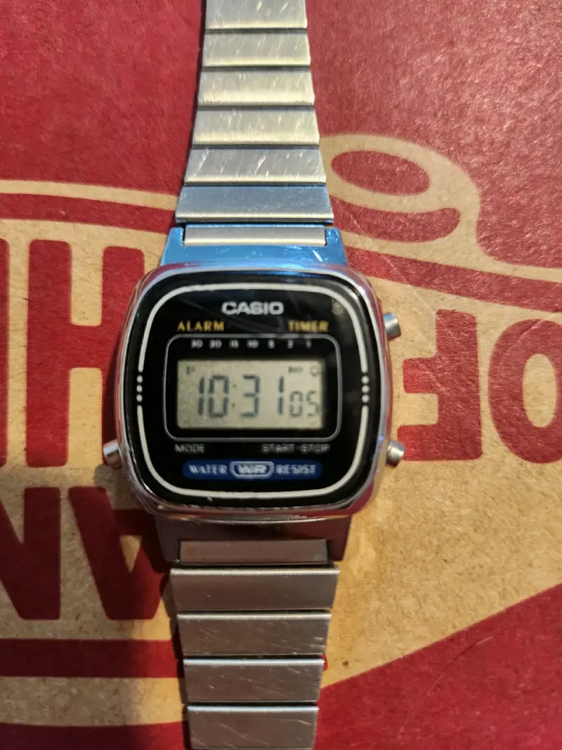 Reloj digital Casio vintage con alarma - 2