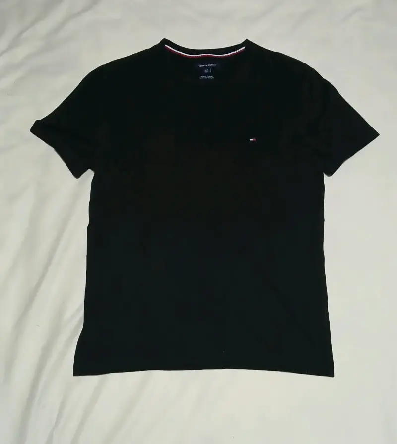 Polera negra Tommy Hilfiger talla L