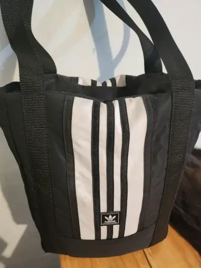 Bolso tote Adidas negro con diseño clásico - miniatura 4