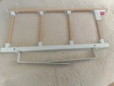 Baranda de seguridad para cama de madera - miniatura 2