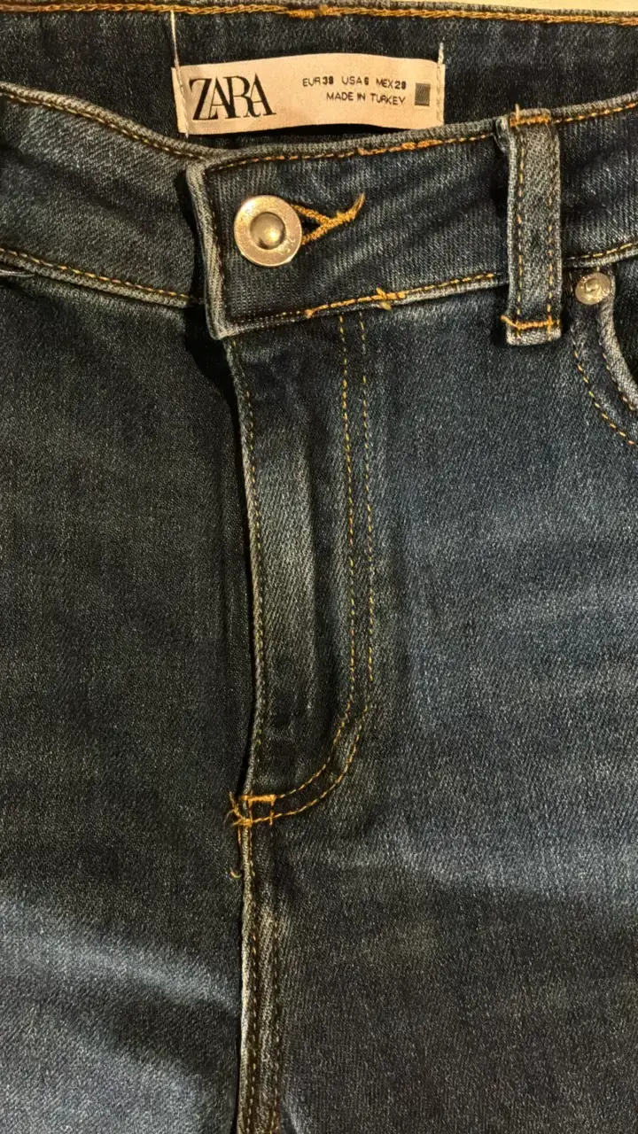 Jeans de mezclilla azul Zara para mujer - 1