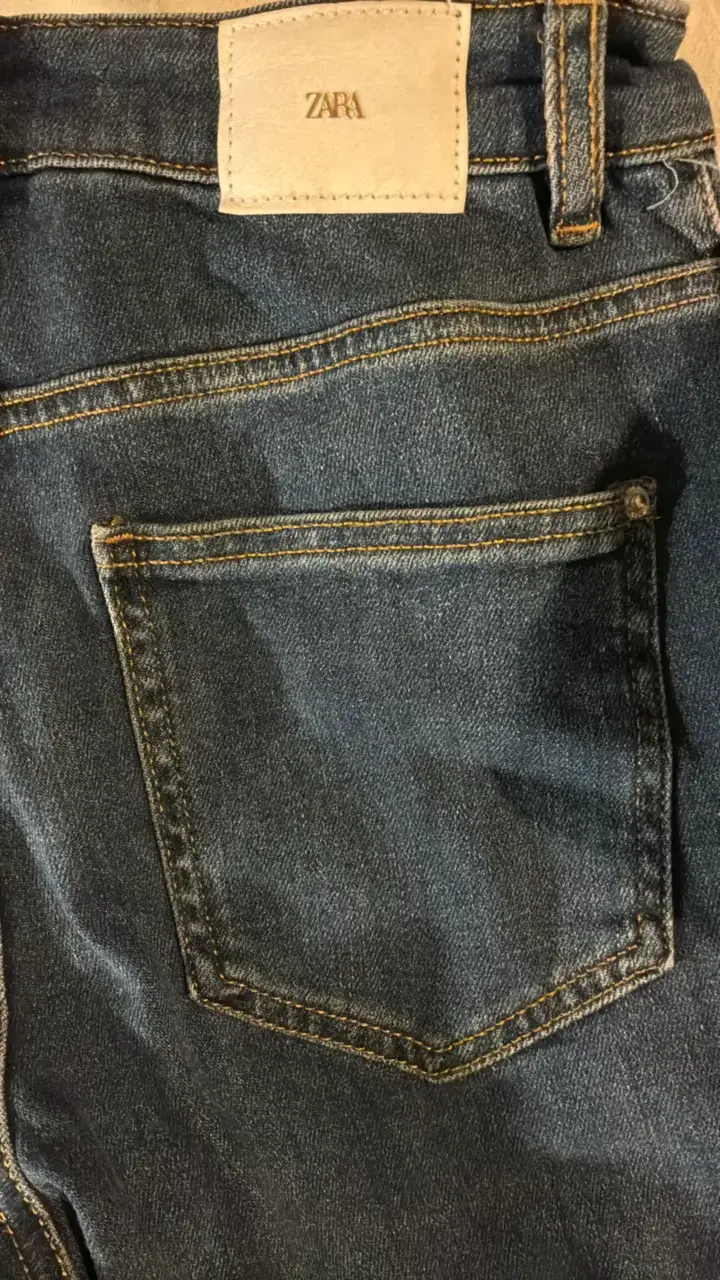 Jeans de mezclilla azul Zara para mujer - 2