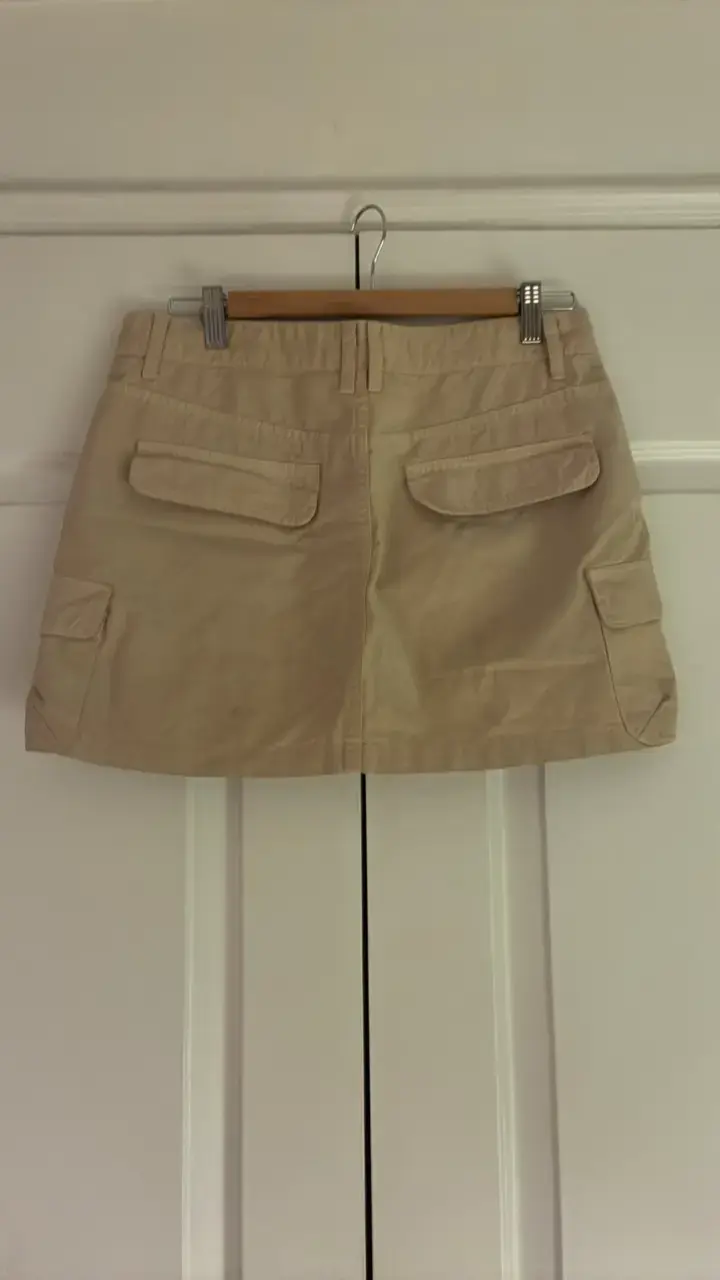 Falda corta beige con bolsillos Zara - 2