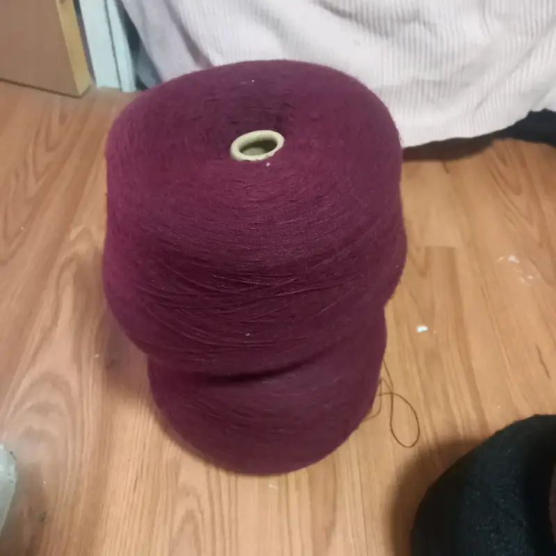 Lana acrílica 28/2 para maquinas saldos.$8000 kilo - 9