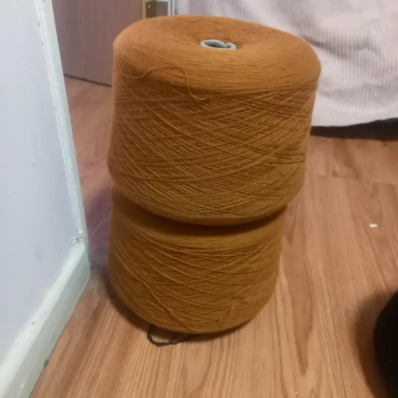 Lana acrílica 28/2 para maquinas saldos.$8000 kilo - 11