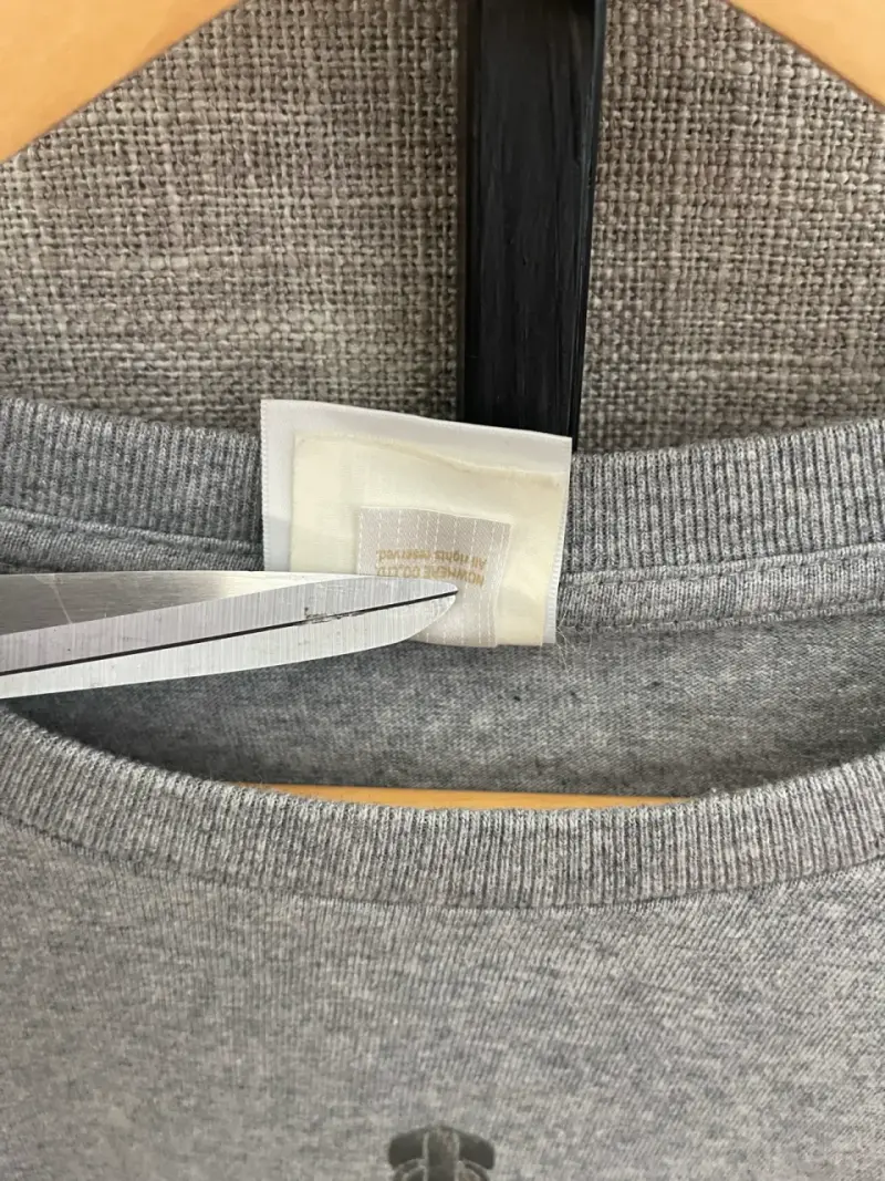Polera gris con diseño de tiburón Bape xl - 5