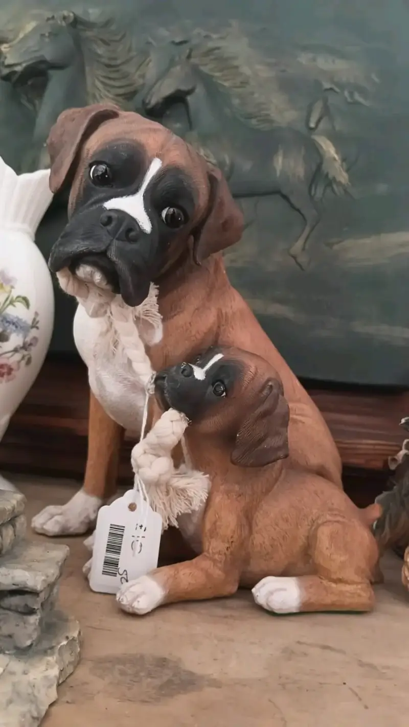 Figura decorativa de perros bóxer con cuerda - 1