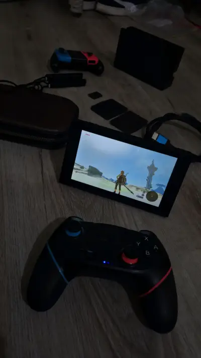 Nintendo Switch con juego, controles y accesorios - miniatura 5