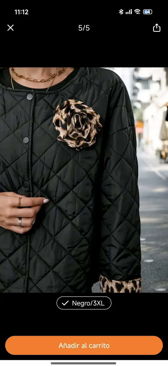 Chaqueta acolchada negra con detalles de leopardo - 3