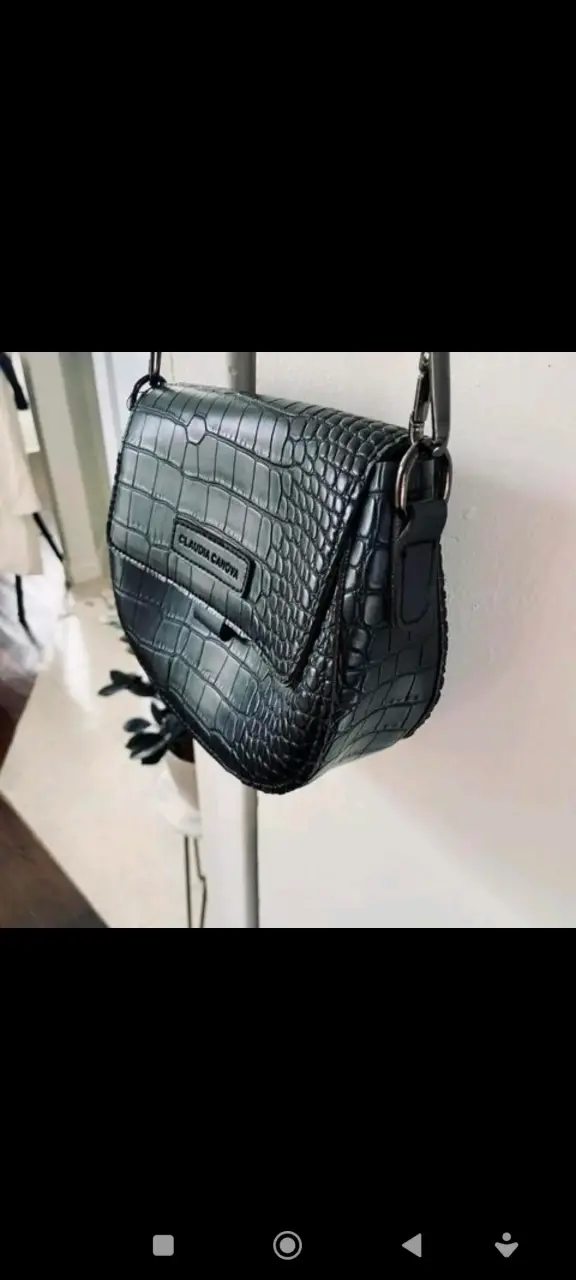 Cartera Bandolera Negra Claudia Canova - 1