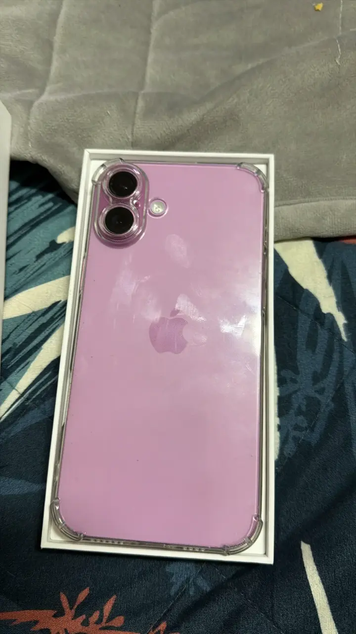iPhone 16 plus  128GB color rosa en buen estado - 2