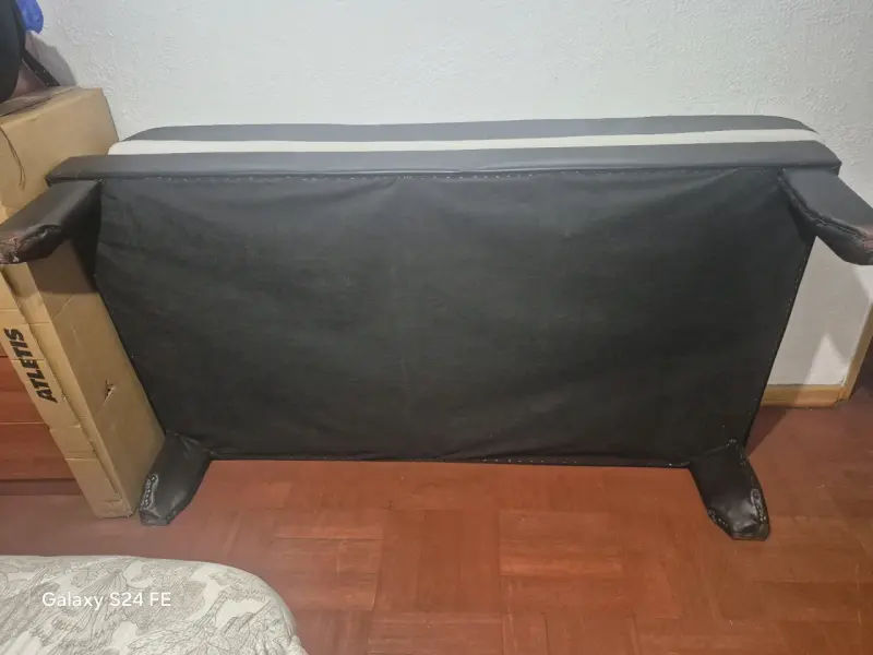 Base de cama individual negra en buen estado - 4