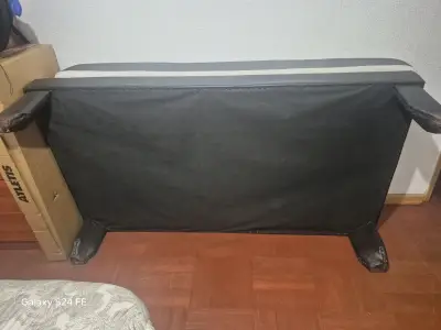 Base de cama individual negra en buen estado - miniatura 4