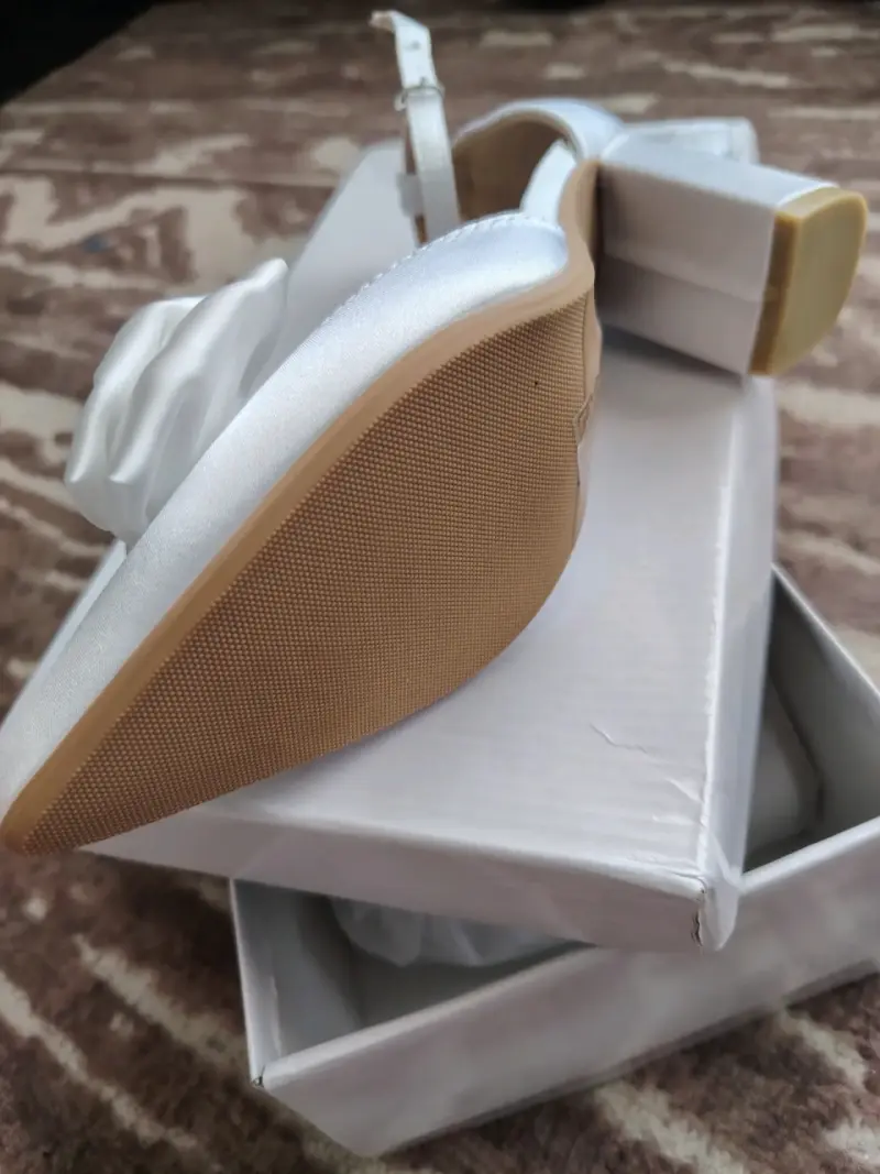 Zapatos de tacón blanco con lazo elegante - 5