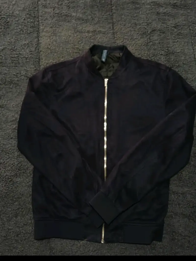 Chaqueta bomber Zara azul marino con cierre