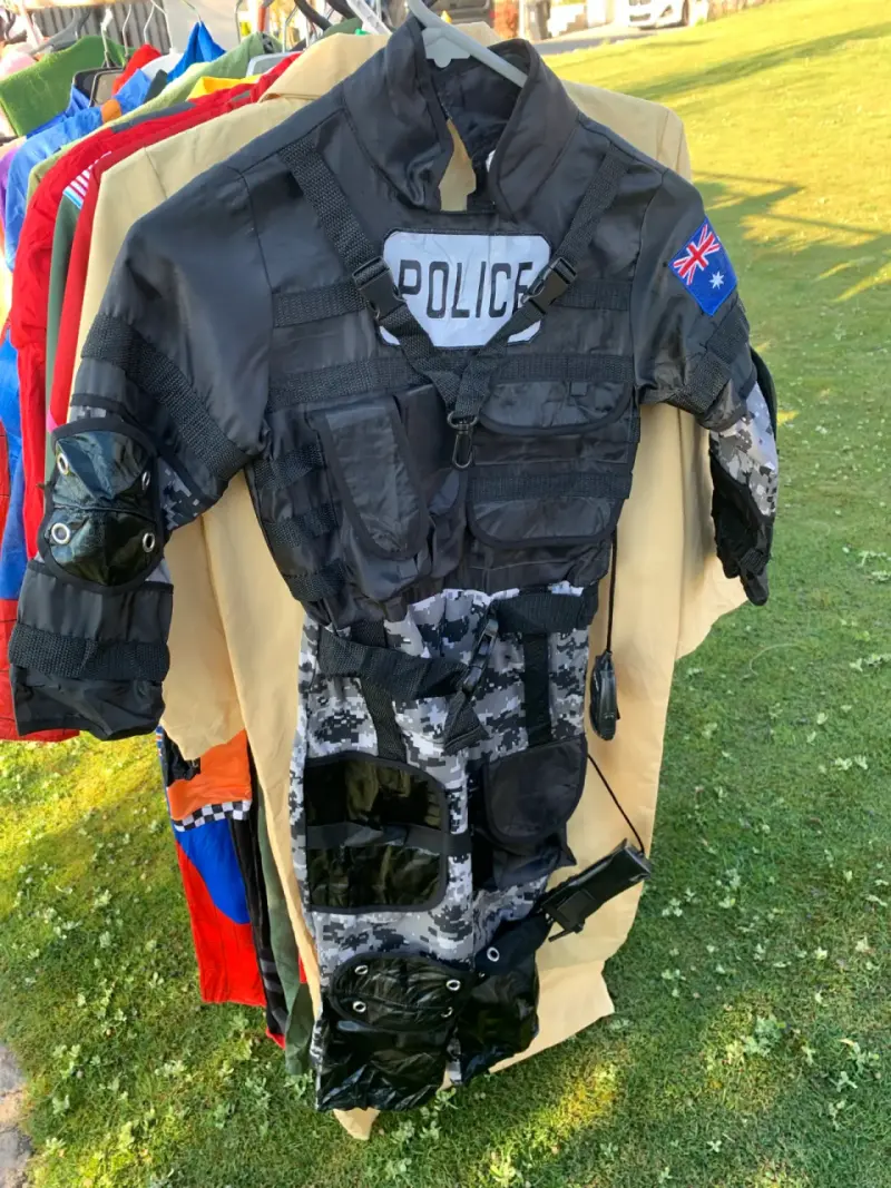 Pack de 15 disfraces aleatorios para niño y adulto