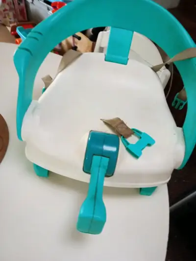 Silla de comer para bebé blanca y verde - miniatura 3
