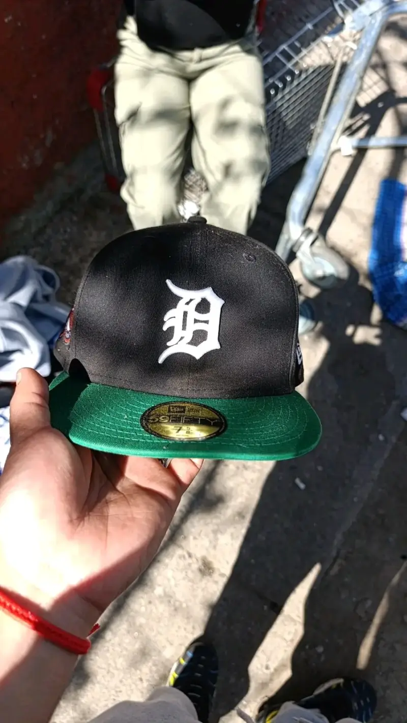 Gorra New Era Detroit Negro y Verde - 1