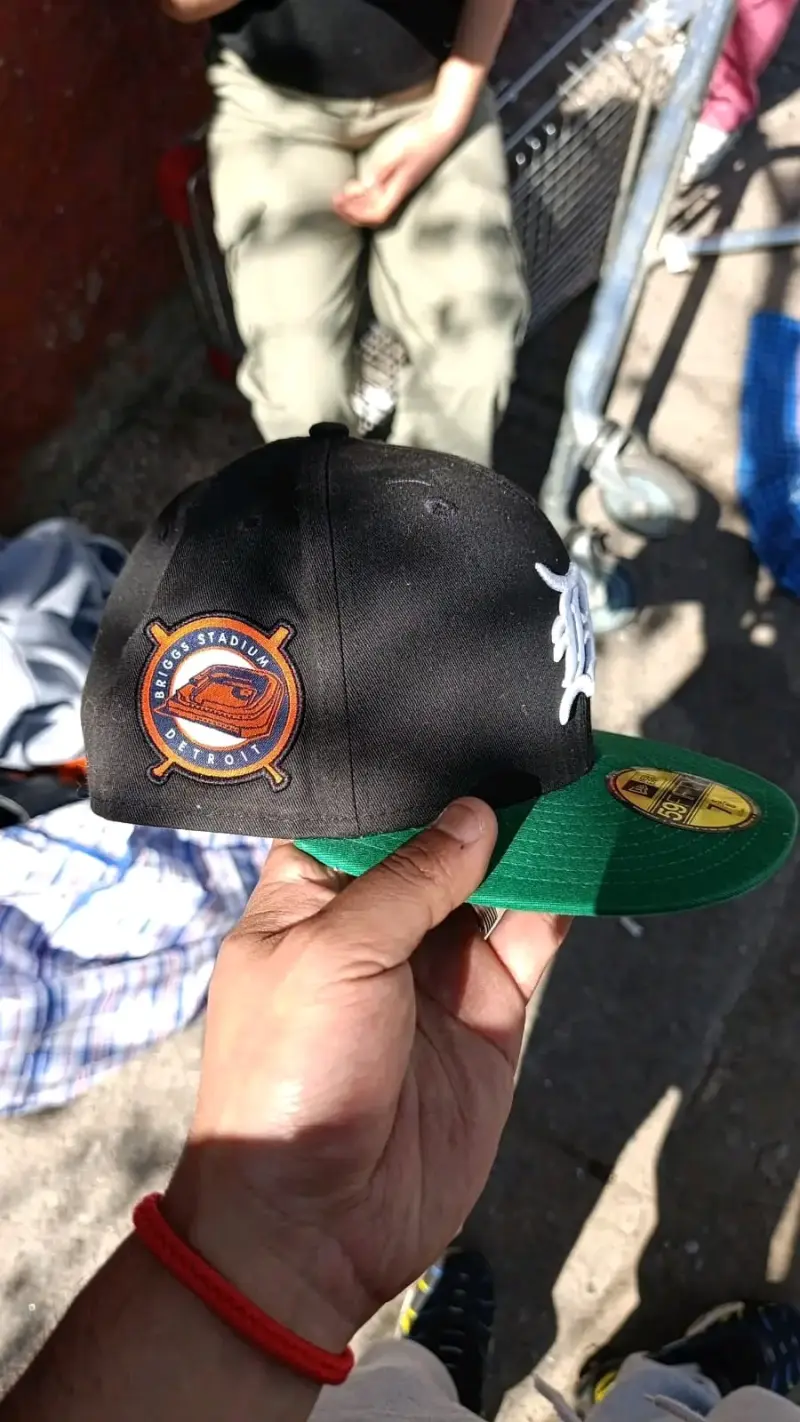 Gorra New Era Detroit Negro y Verde - 2
