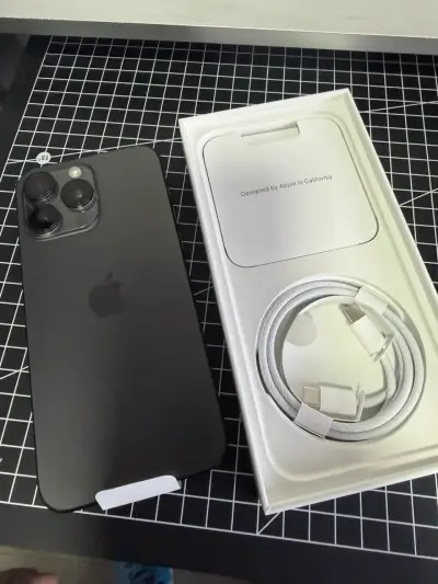 iPhone 15 Pro Max 256GB Negro en Buen Estado - miniatura 2