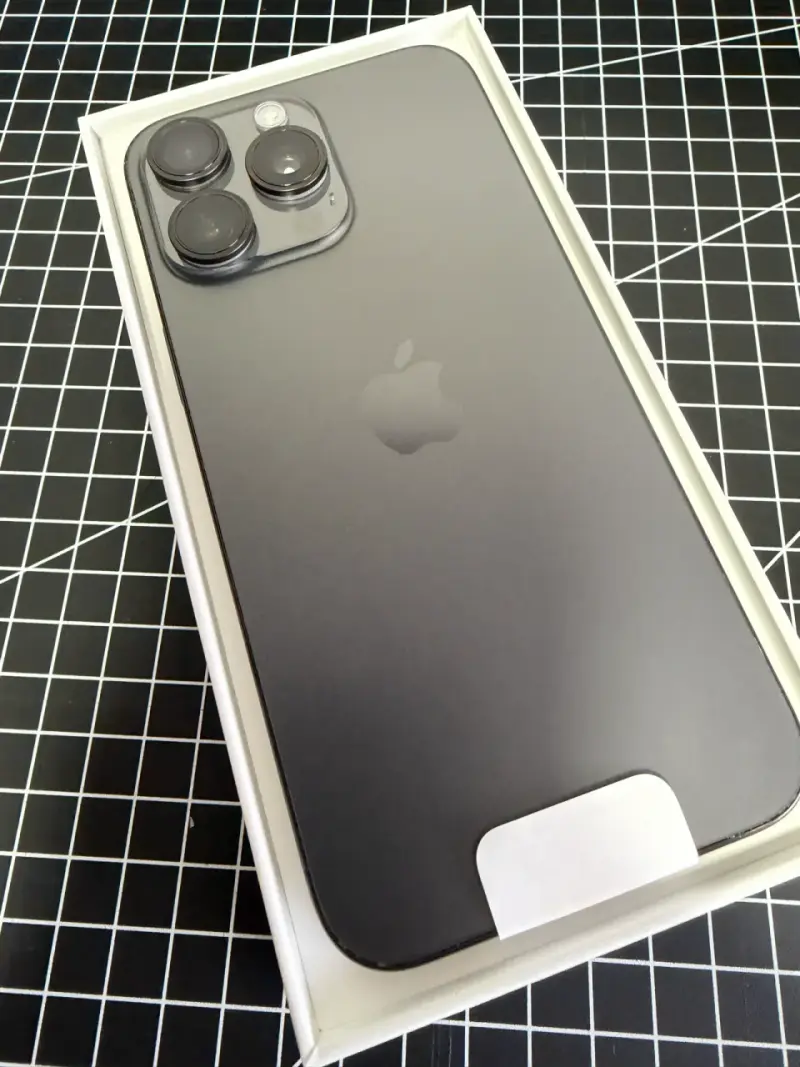 iPhone 15 Pro Max 256GB Negro en Buen Estado - 3