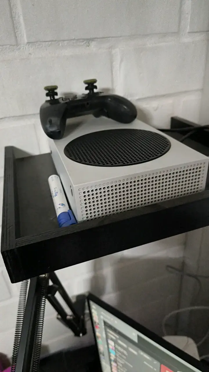 Consola de videojuegos con control incluido
