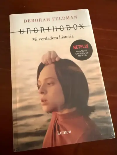 Libro 'Unorthodox: Mi Verdadera Historia' de Deborah Feldman - miniatura 1
