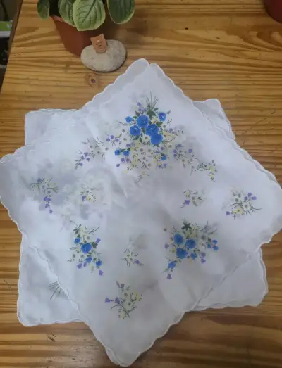Pañuelos de tela con diseño floral y cuadros - miniatura 1