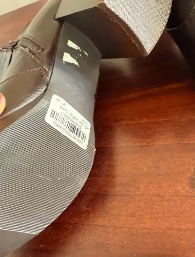 Botines color marrón con tacón ancho marca Sei - miniatura 3