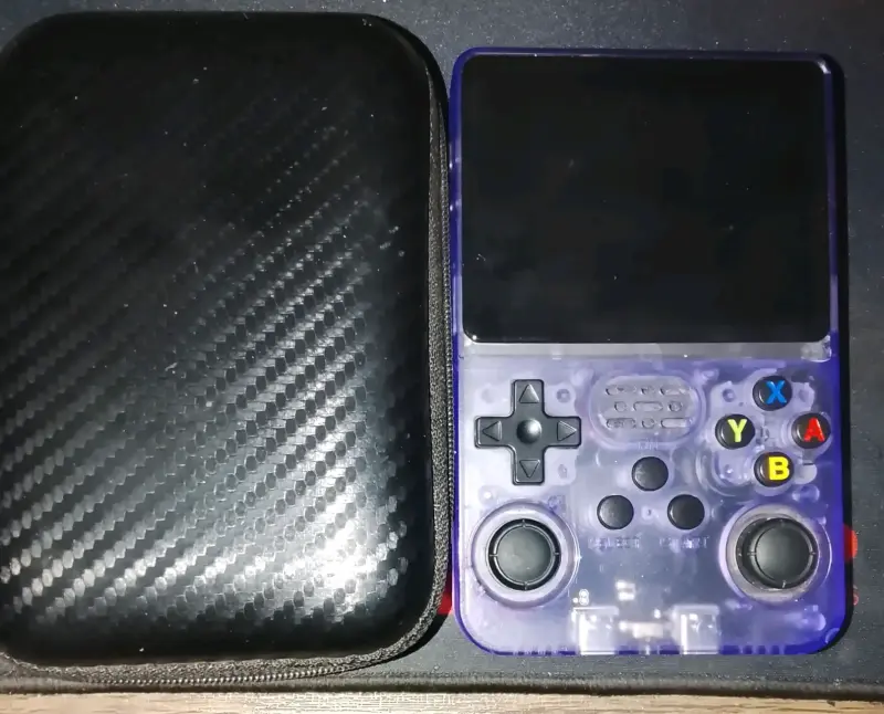 Consola portátil retro con estuche protector