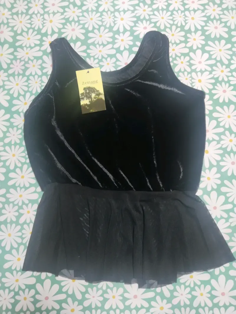Blusa de terciopelo negro con peplum Zexiang - 1