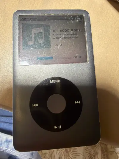 iPod Classic 160GB con carcasa protectora - miniatura 1