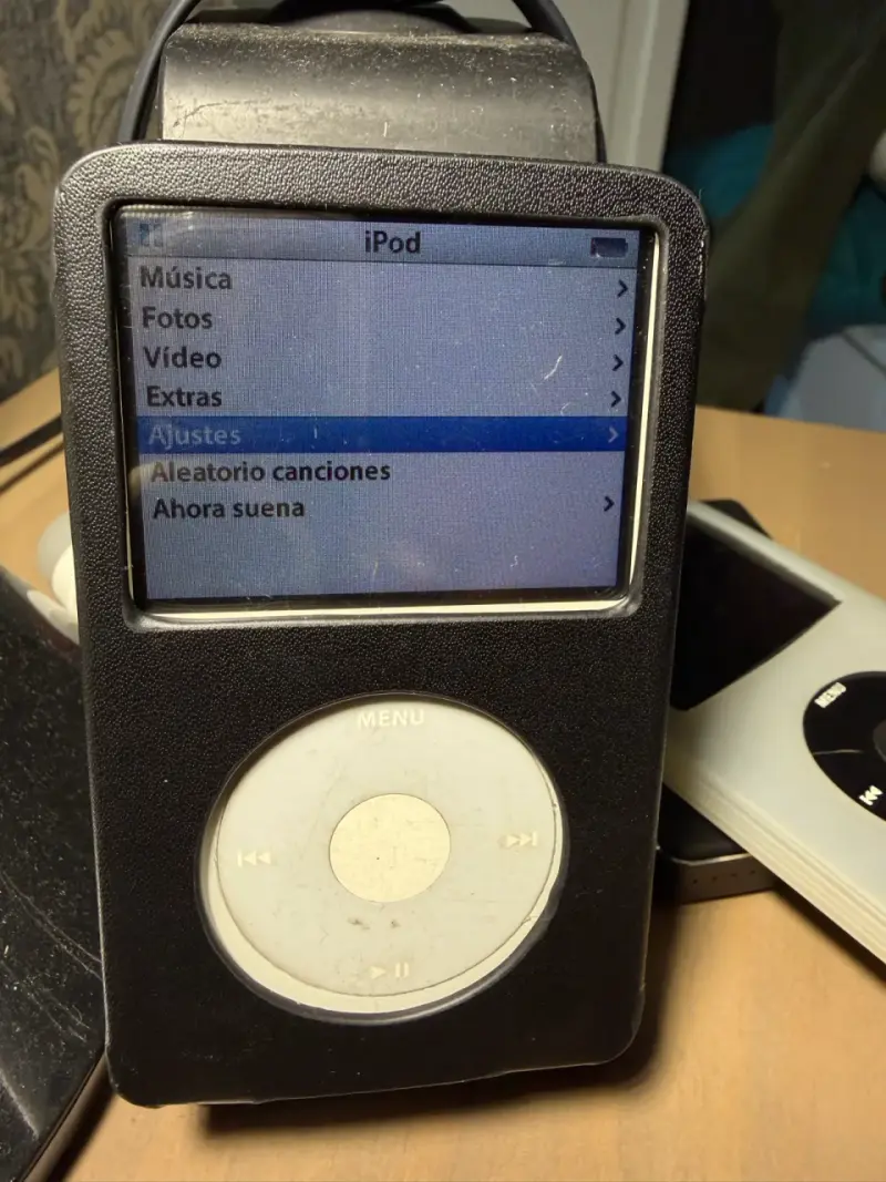 iPod Classic 80GB - 3