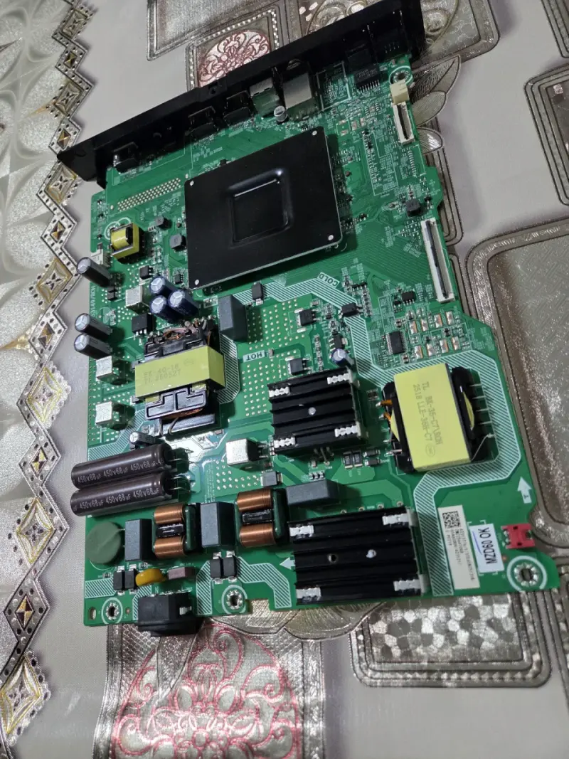 Placa Main / Fuente Hisense 65a6nv - 3