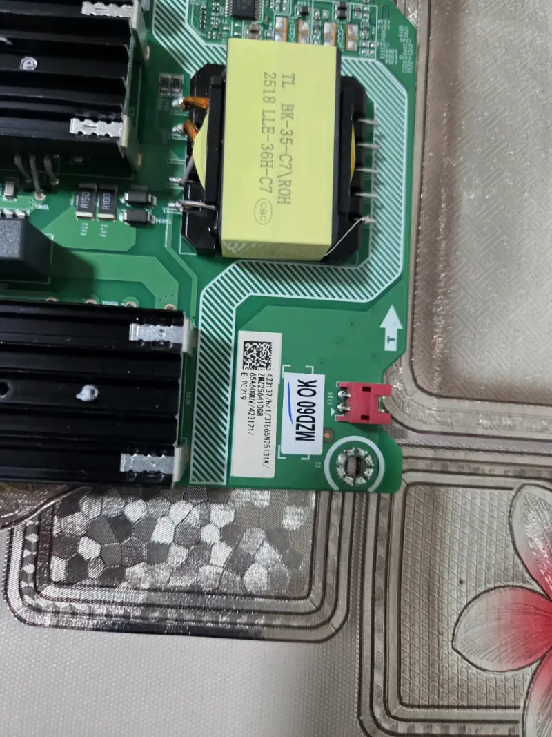 Placa Main / Fuente Hisense 65a6nv - 4