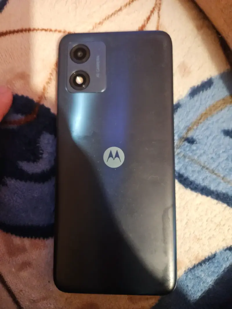 Smartphone Motorola e13  en buen estado - 2