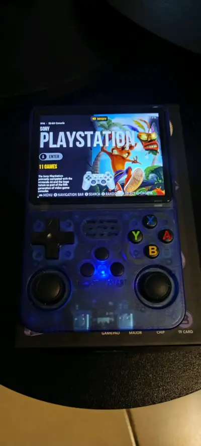 Consola de Juegos Portátil R36S Pantalla HD - miniatura 2