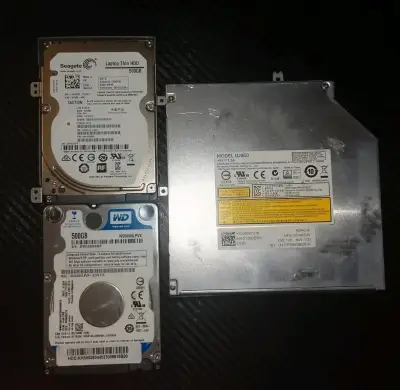 Lote de discos duros 500gb y un lector dvd! Leer👇👁️ - miniatura 1