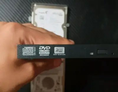 Lote de discos duros 500gb y un lector dvd! Leer👇👁️ - miniatura 4