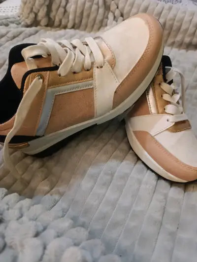 Zapatillas deportivas rosa y blancas para mujer - miniatura 2