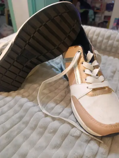 Zapatillas deportivas rosa y blancas para mujer - miniatura 3