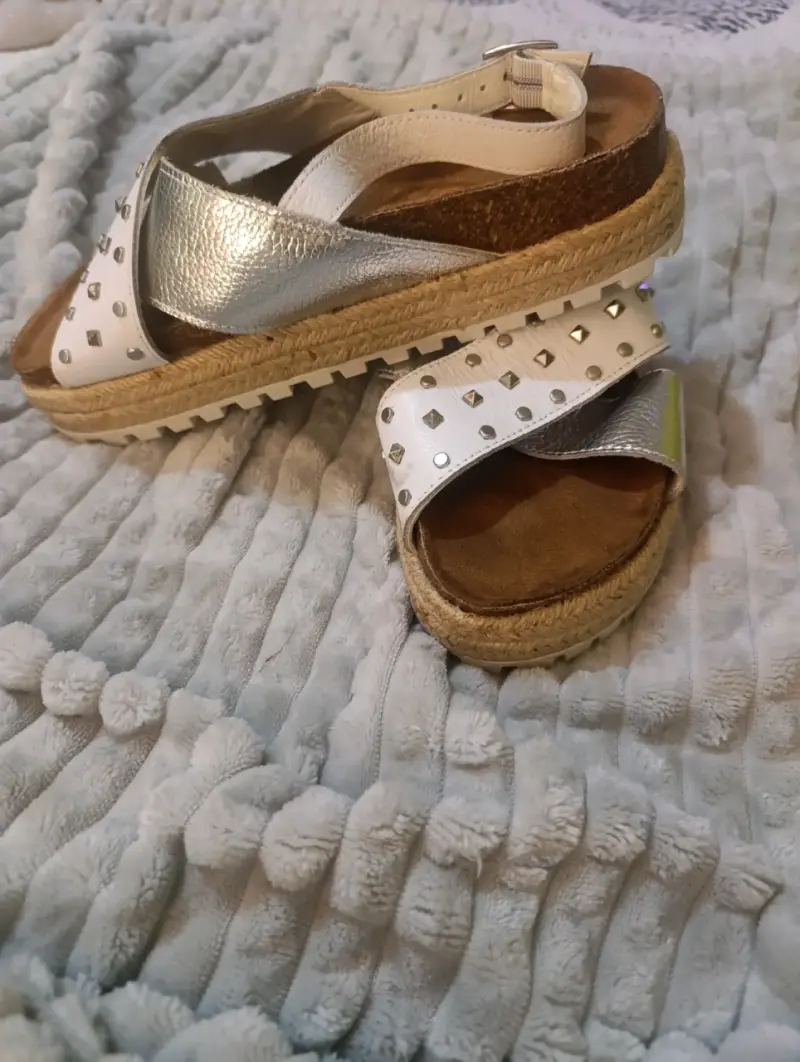 Sandalias de plataforma con tachas Bata - 6