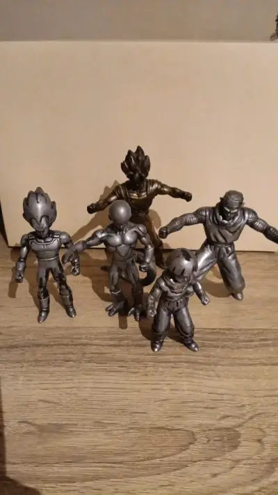 Figuras DBZ colección Burger King incompleta - miniatura 1