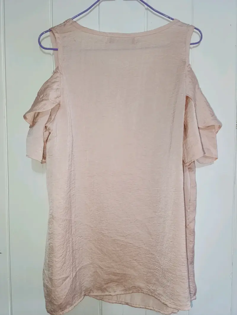 Blusa de hombros descubiertos color rosa - 2