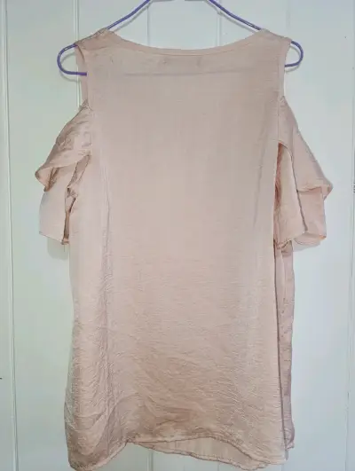 Blusa de hombros descubiertos color rosa - miniatura 2