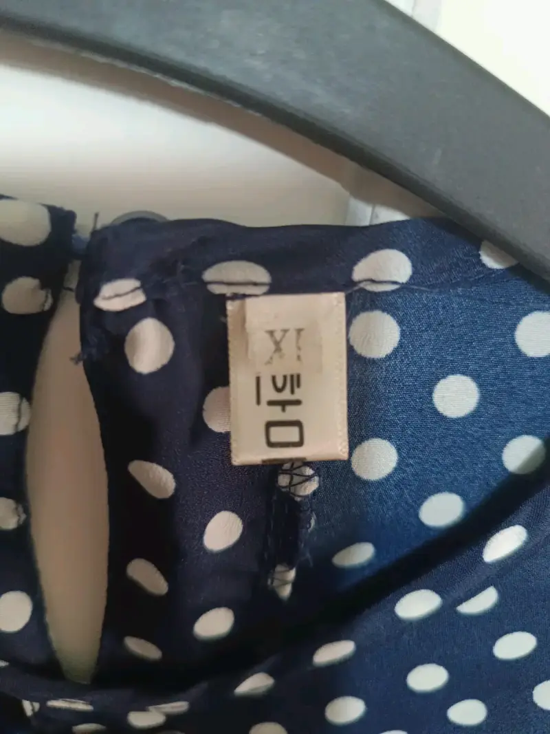 Blusa azul de lunares talla XL - 2